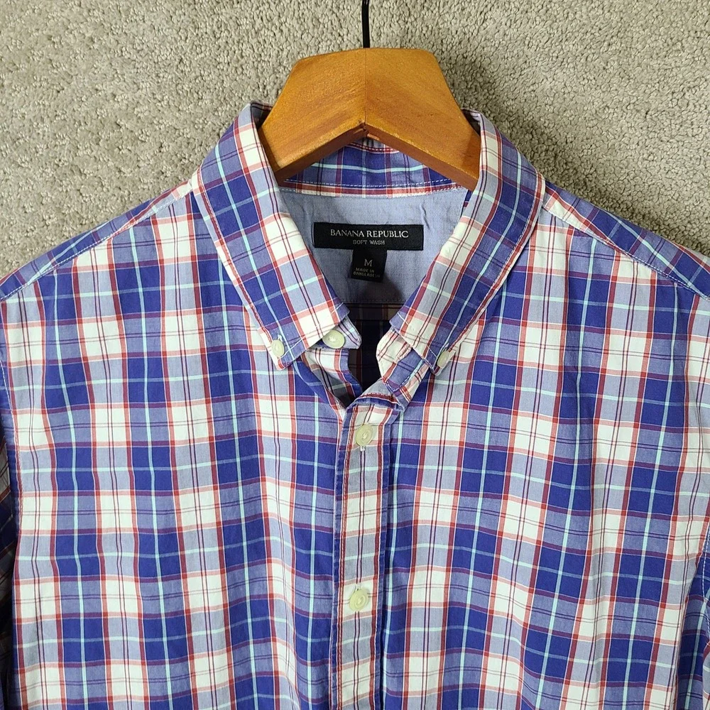 Banana Republic Shirt Mens M Blue Red Plaid Button Down Soft Wash Long Sleeve